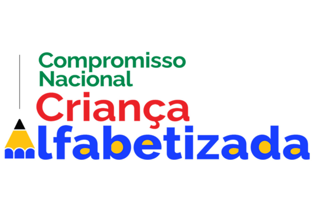 selo_prata_crianca_alfabetizada