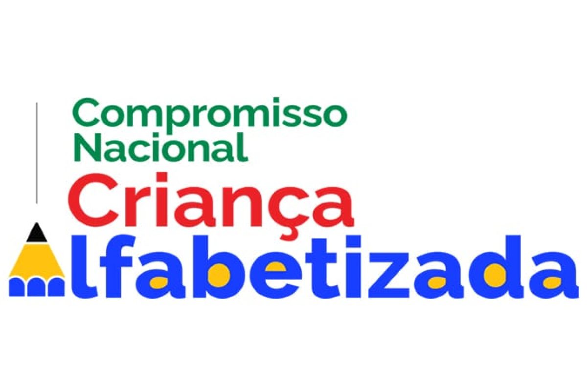 selo_prata_crianca_alfabetizada